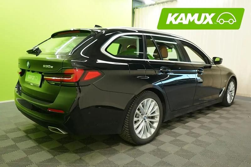 Käytetty BMW 530e 292 HP (214 kW) 2022 Musta Farmari