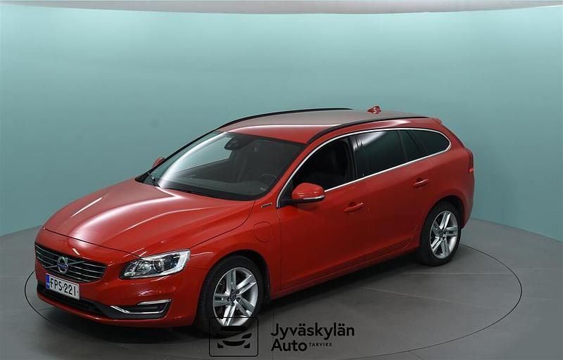 Punainen Käytetty 2015 Volvo V60 Summum Farmari | 14 990 € (Hyvä tarjous) - Kuva 1/3