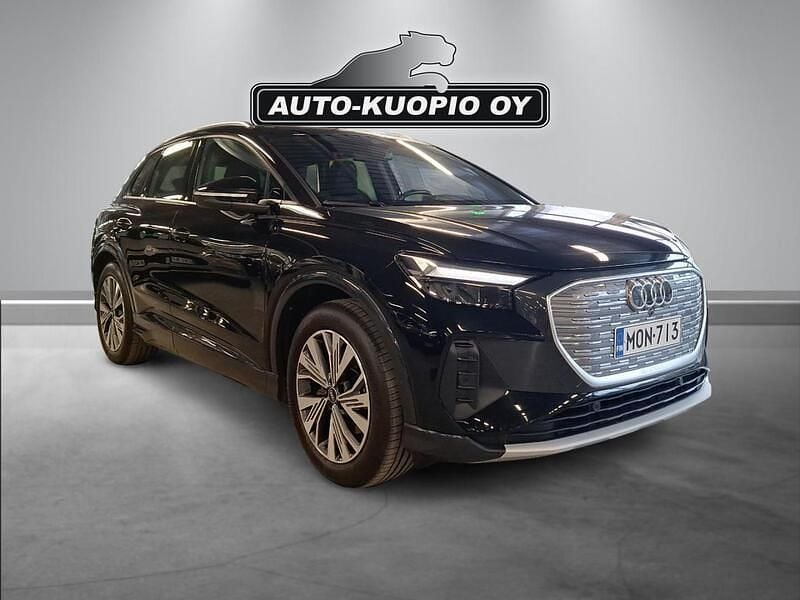 Käytetty Audi Q4 e-tron Advanced 125 kW (170 HP) 2023 Musta Katumaasturi