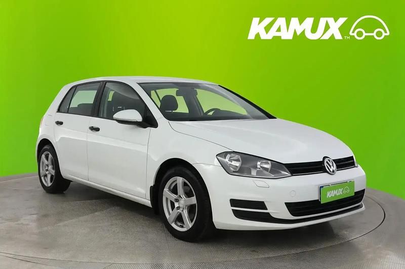 Valkoinen Käytetty 2014 VW Golf VII Trendline Sedan | 6 290 € (Supertarjous) - Kuva 1/4