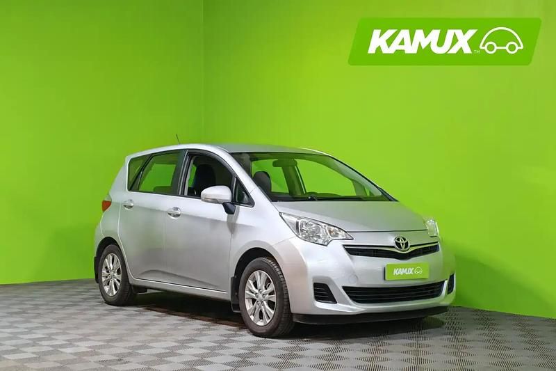 Hopea / harmaa Käytetty 2013 Toyota Verso-S Sol Tila-auto | 9 490 € (Perustarjous) - Kuva 1/4