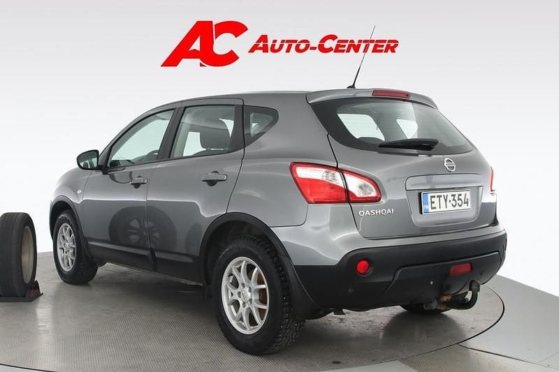 Käytetty Nissan Qashqai Acenta 117 HP (86 kW) 2012 Harmaa Katumaasturi