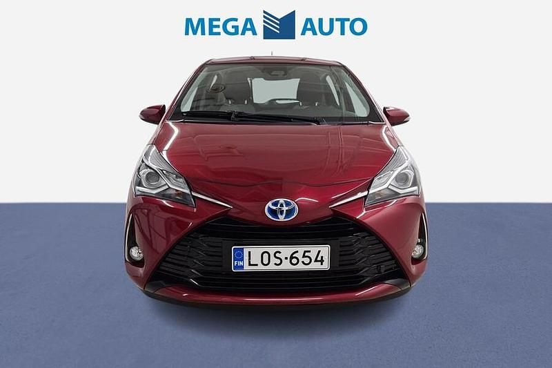 Käytetty Toyota Yaris Hybrid Business Edition 101 HP (74 kW) 2018 Viistoperä