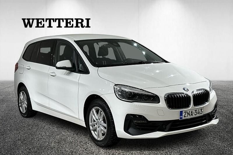Käytetty BMW 216 Gran Tourer Sport Line 116 HP (85 kW) 2020 Valkoinen Tila-auto
