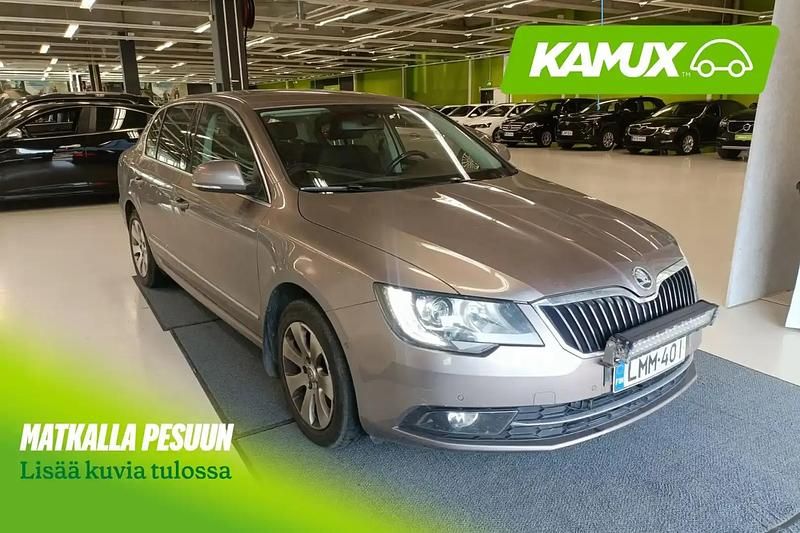 Käytetty 2015 Skoda Superb Sedan | 11 900 € (Supertarjous) - Kuva 1/4