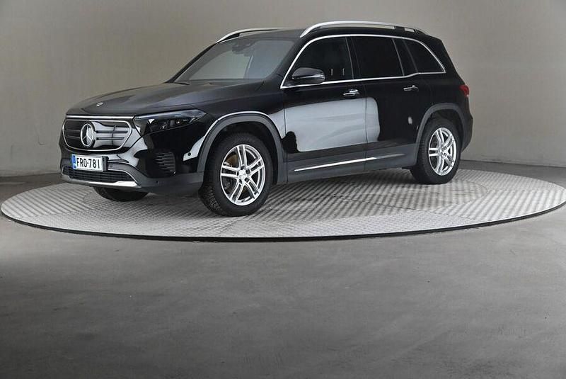 Käytetty Mercedes EQB300 Business 167 kW (228 HP) 2023 Katumaasturi