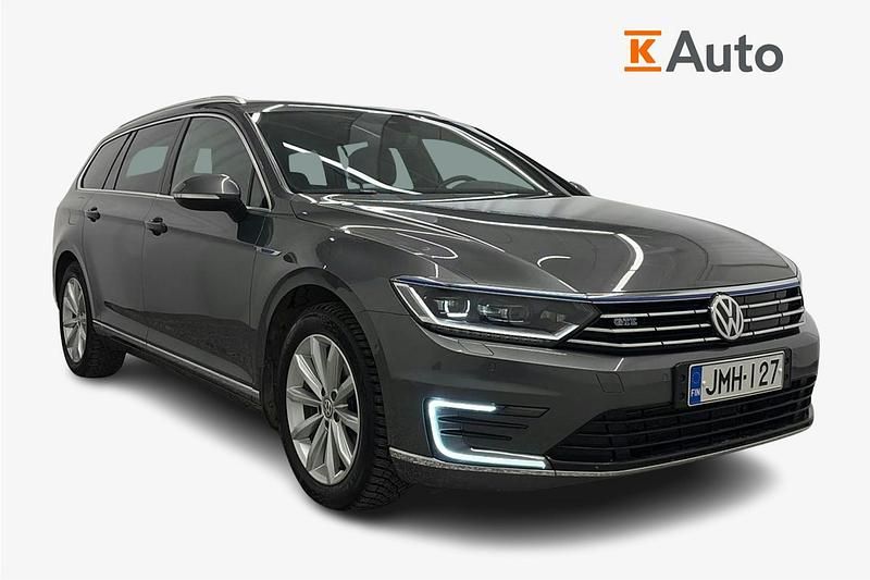 Käytetty VW Passat GTE 218 HP (160 kW) 2017 Harmaa Sedan