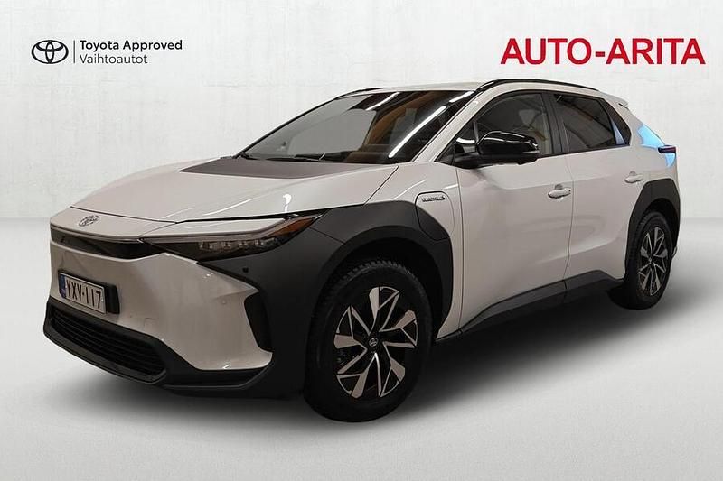 Käytetty Toyota bZ4X Premium 150 kW (204 HP) 2024 Valkoinen Katumaasturi