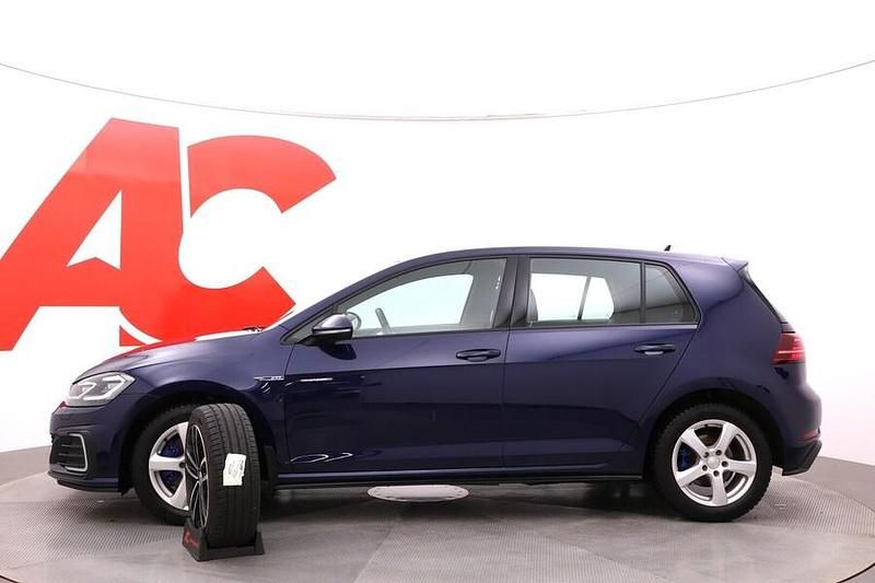 Käytetty VW Golf VII GTE 204 HP (150 kW) 2020 Viistoperä