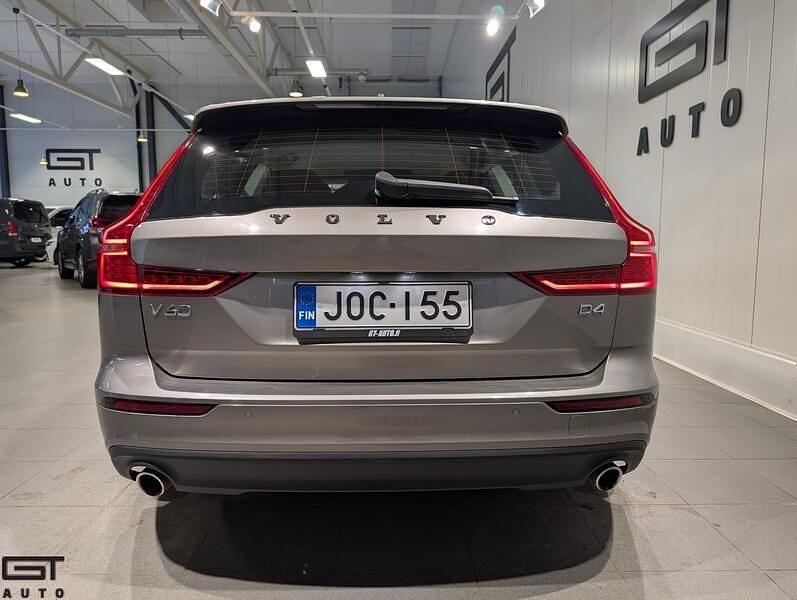 Käytetty Volvo V60 Business Edition 190 HP (139 kW) 2020 Farmari