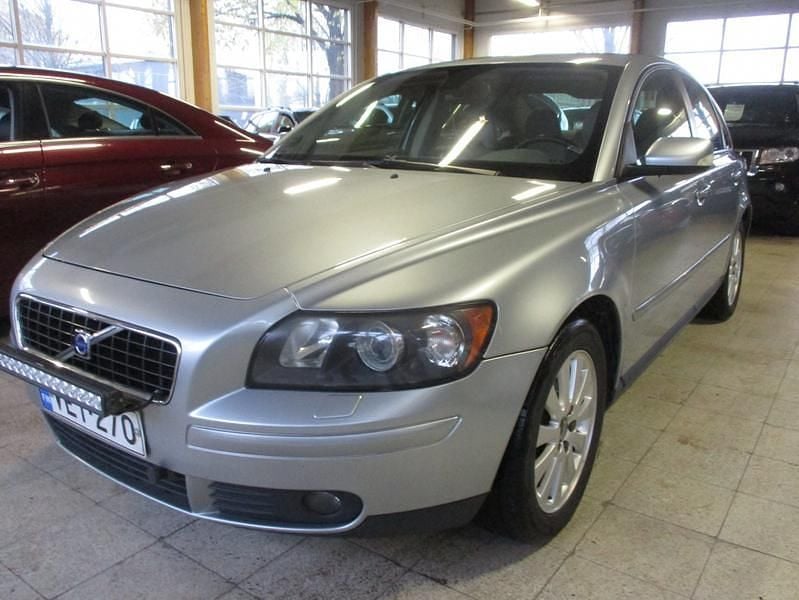 Käytetty Volvo S40 Momentum 140 HP (102 kW) 2006 Harmaa Sedan