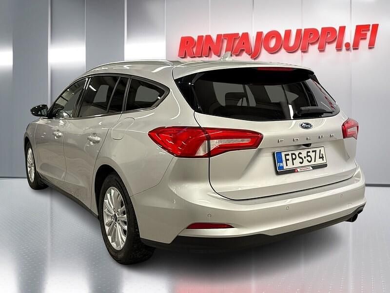 Käytetty Ford Focus Titanium 125 HP (91 kW) 2021 Harmaa Farmari