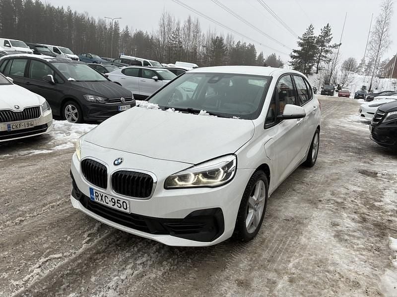 Käytetty BMW 225 Active Tourer Sport Line 136 HP (100 kW) 2020 Tila-auto