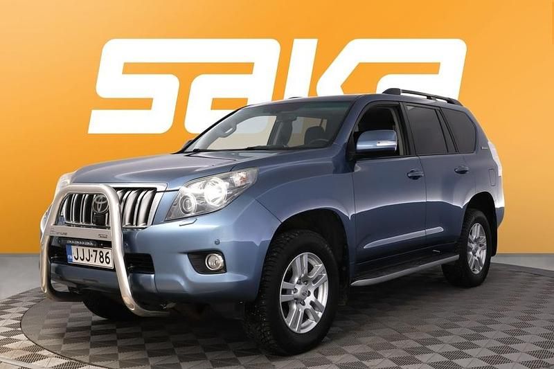 Käytetty Toyota Land Cruiser Executive 190 HP (139 kW) 2011 Katumaasturi