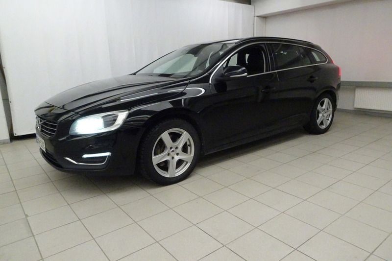 Musta Käytetty 2016 Volvo V60 Business Edition Farmari | 11 400 € (Hyvä tarjous) - Kuva 1/4