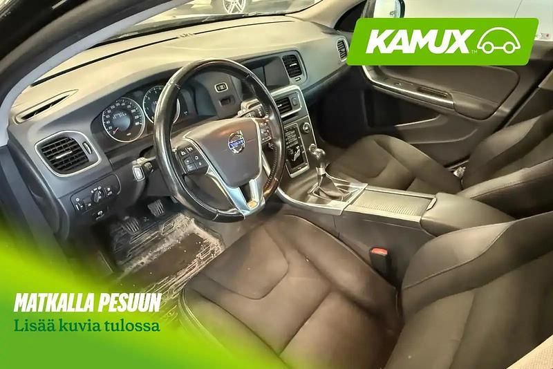 Käytetty Volvo V60 Momentum 114 HP (83 kW) 2012 Musta Farmari