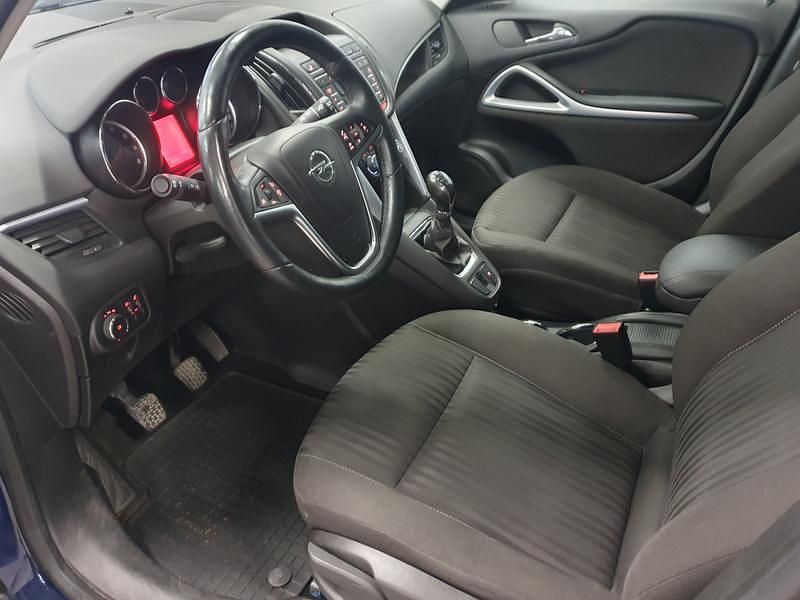 Käytetty Opel Zafira Tourer 150 HP (110 kW) 2013 Tila-auto
