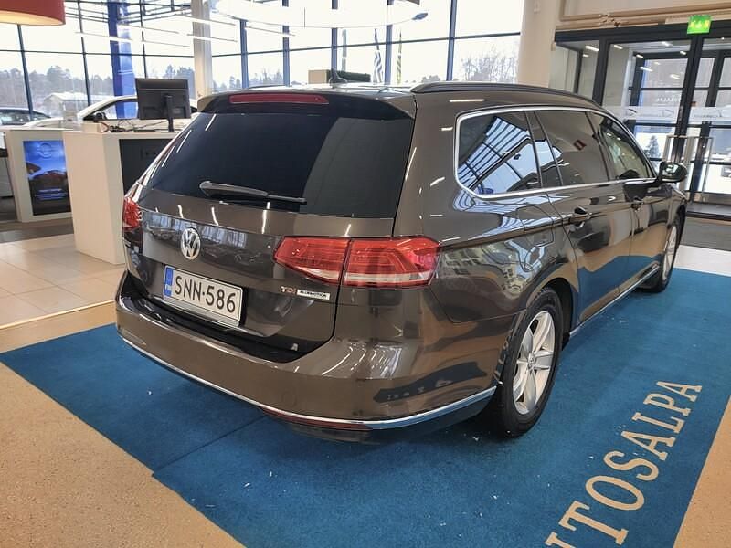 Käytetty VW Passat Comfortline 120 HP (88 kW) 2015 Ruskea Farmari