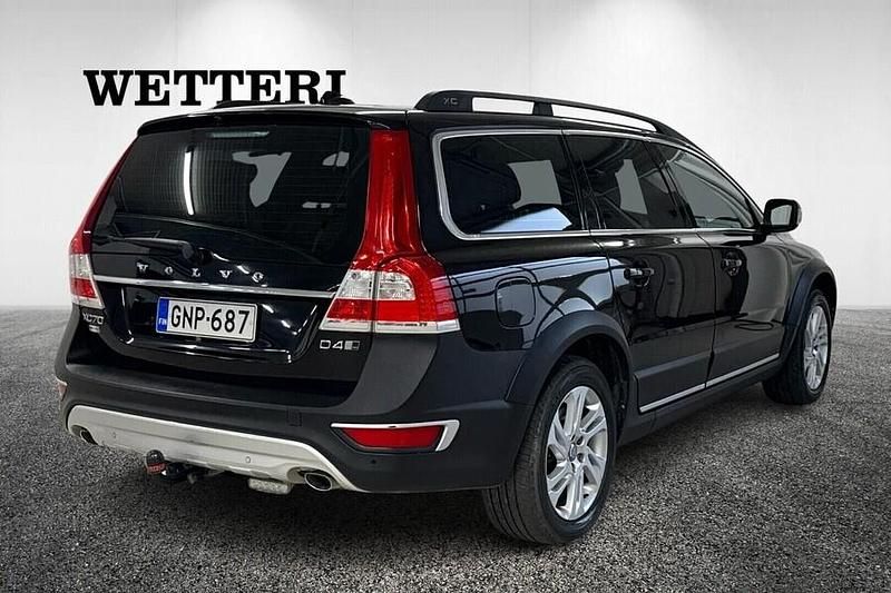Käytetty Volvo XC70 Momentum 181 HP (133 kW) 2015 Musta Katumaasturi