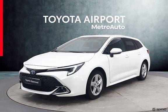 Valkoinen Käytetty 2023 Toyota Corolla Edition Farmari | 27 490 € (Perustarjous) - Kuva 1/4