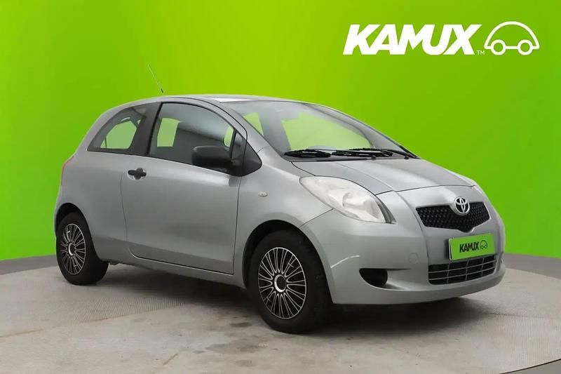 Hopea / harmaa Käytetty 2008 Toyota Yaris Terra Sedan | 4 390 € (Perustarjous) - Kuva 1/4