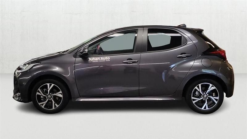 Käytetty Toyota Yaris Hybrid Plus 116 HP (85 kW) 2024 Harmaa Viistoperä