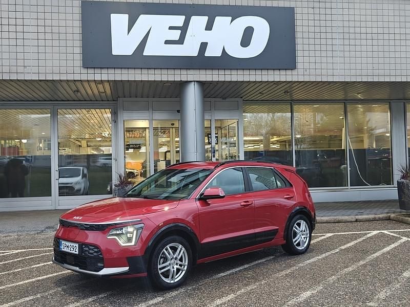 Punainen Käytetty 2023 Kia e-Niro Premium Katumaasturi | 28 900 € (Perustarjous) - Kuva 1/4