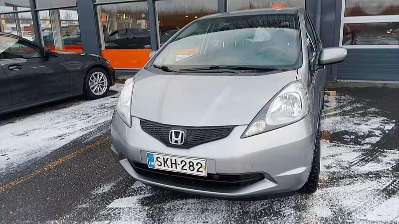 Käytetty 2010 Honda Jazz Comfort Viistoperä | 4 990 € (Kallis) - Kuva 1/4
