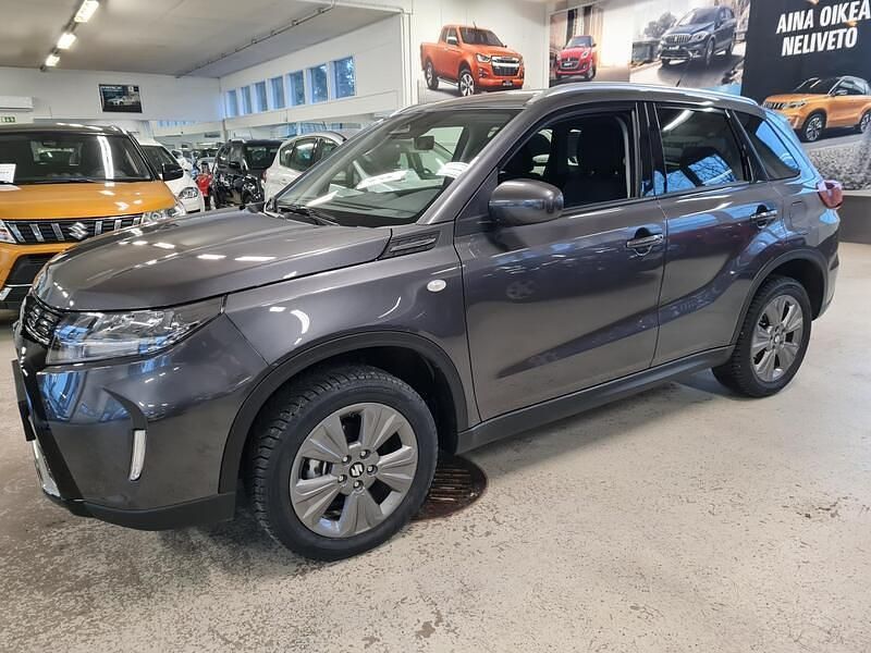 Harmaa Uusi 2025 Suzuki Vitara GL Katumaasturi | 32 990 € (Kallis) - Kuva 1/4