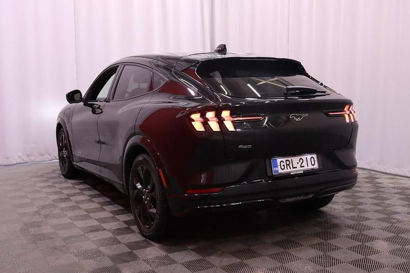 Käytetty Ford Mustang Mach-E Premium 197 kW (269 HP) 2023 Katumaasturi