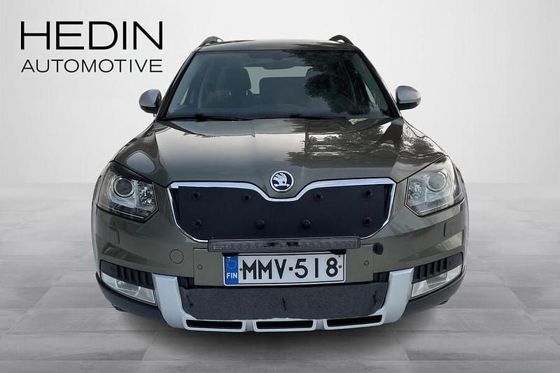 Käytetty Skoda Yeti Outdoor Style 150 HP (110 kW) 2017 Vihreä Katumaasturi