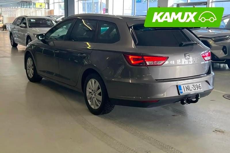 Käytetty Seat Leon ST Ecomotive 116 HP (85 kW) 2016 Hopea / harmaa Farmari