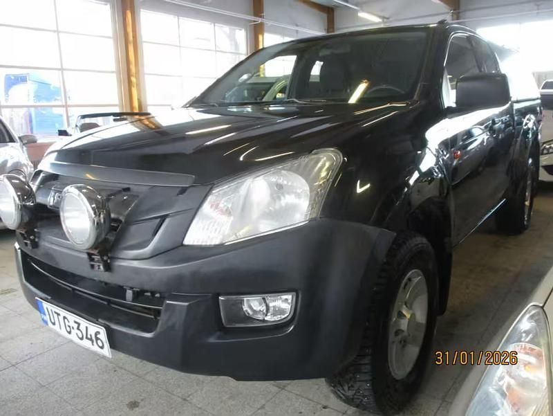 Käytetty Isuzu D-Max 163 HP (119 kW) 2013 Musta Nouto
