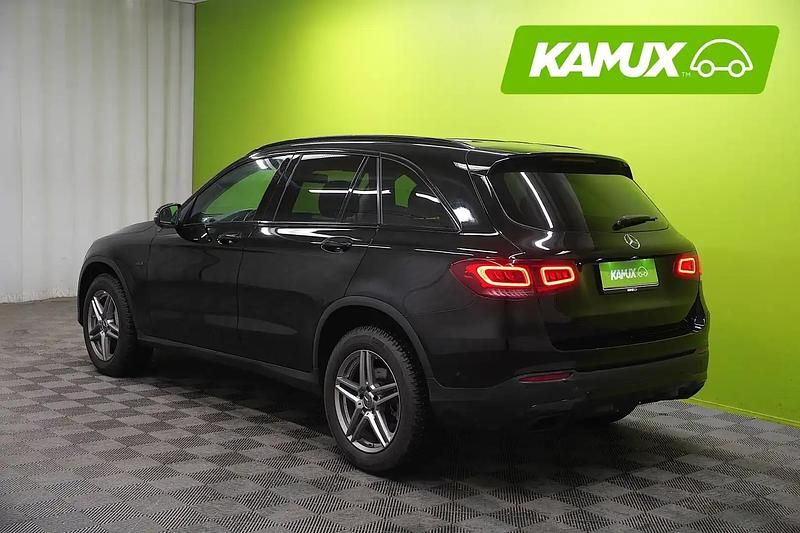 Käytetty Mercedes GLC300e Business 194 HP (142 kW) 2021 Musta Katumaasturi