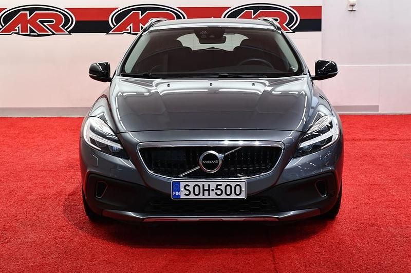 Käytetty Volvo V40 Dynamic 152 HP (111 kW) 2018 Harmaa Viistoperä