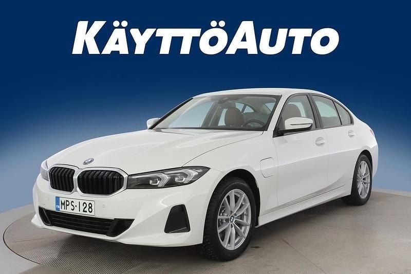 Käytetty BMW 330e Shadowline 292 HP (214 kW) 2024 300 Sedan