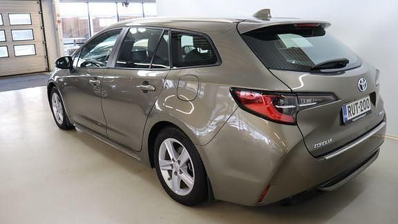 Käytetty Toyota Corolla Active 181 HP (133 kW) 2021 Ruskea (beige) Farmari