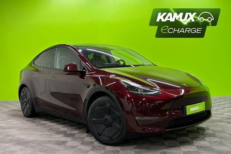 Käytetty 2023 Tesla Model Y Katumaasturi | 37 880 € (Perustarjous) - Kuva 1/3