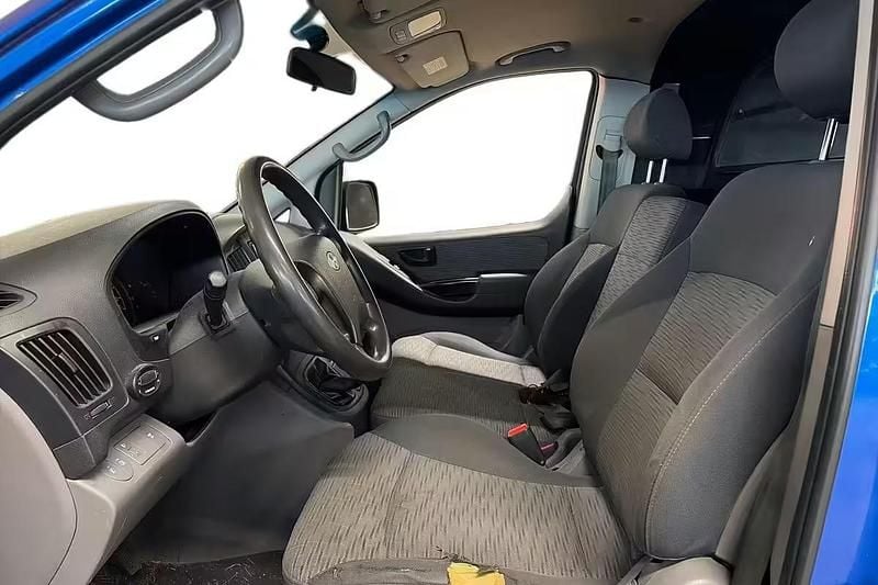 Käytetty Hyundai H-1 GLS 170 HP (125 kW) 2010 Sininen Tila-auto