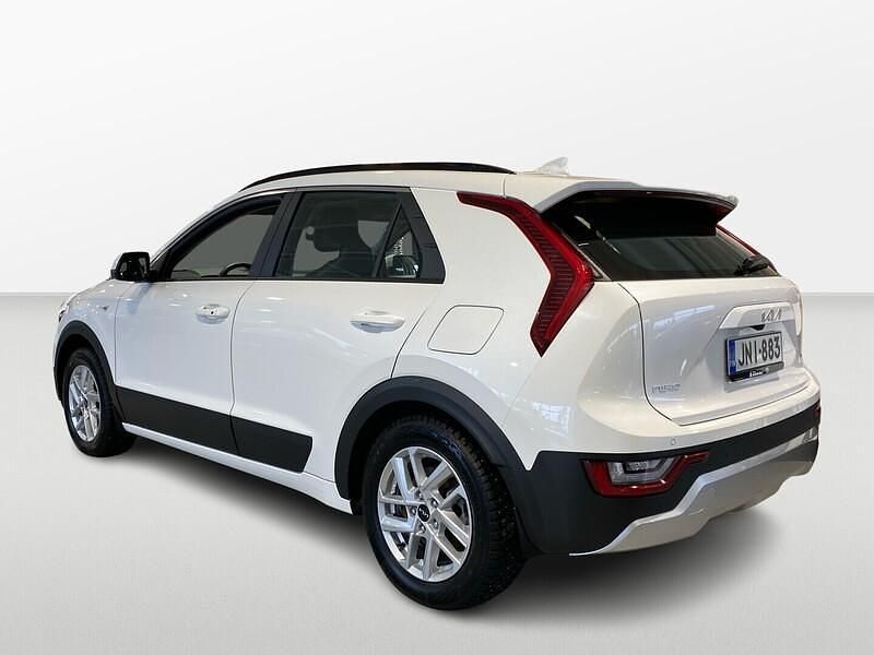 Käytetty Kia Niro LX 140 HP (102 kW) 2024 Valkoinen Katumaasturi