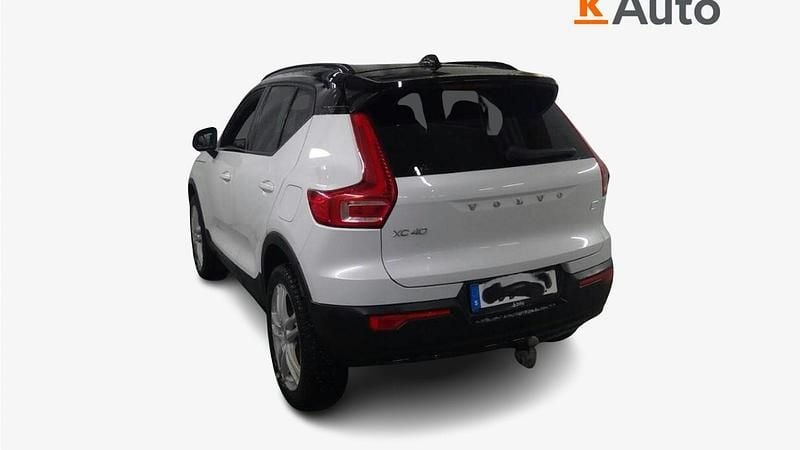 Käytetty Volvo XC40 Plus 169 kW (231 HP) 2023 Valkoinen Katumaasturi