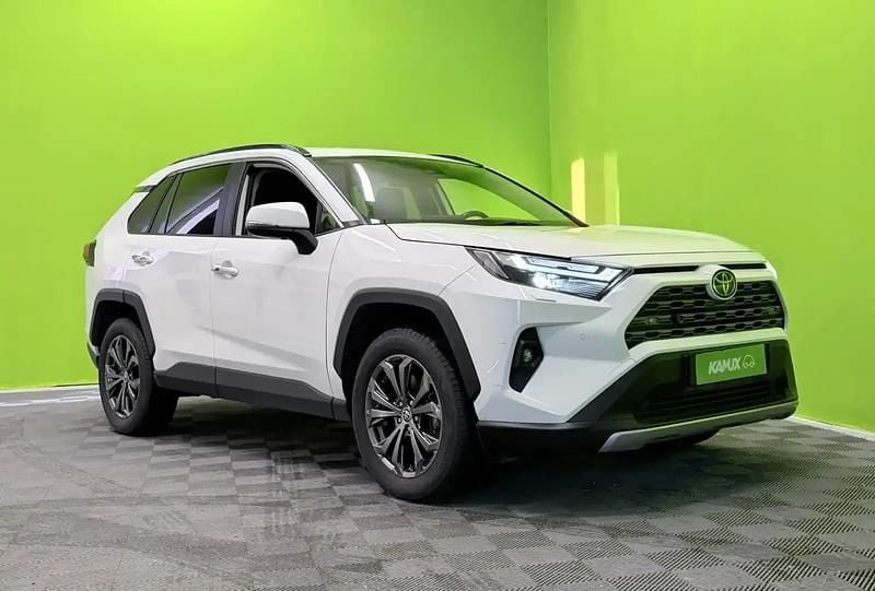 Käytetty Toyota RAV4 Hybrid 178 HP (130 kW) 2022 Valkoinen Katumaasturi