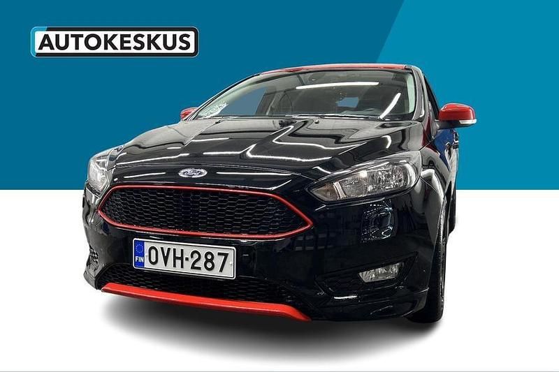 Musta Käytetty 2016 Ford Focus Viistoperä | 11 990 € (Perustarjous) - Kuva 1/3