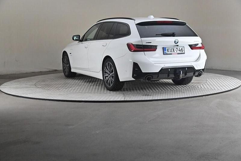 Käytetty BMW 330e M Sport 292 HP (214 kW) 2023 Farmari