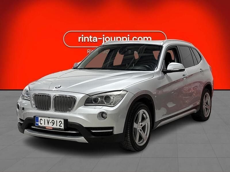 Käytetty 2013 BMW X1 xLine Katumaasturi | 10 840 € (Hyvä tarjous) - Kuva 1/3