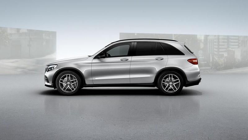 Käytetty Mercedes GLC220 Business 170 HP (125 kW) 2016 Hopea Katumaasturi