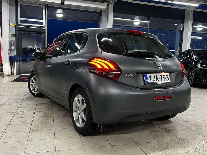 Käytetty Peugeot 208 Active 82 HP (60 kW) 2015 Viistoperä