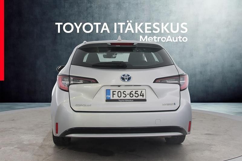 Käytetty Toyota Corolla Active 122 HP (89 kW) 2021 Hopea Farmari