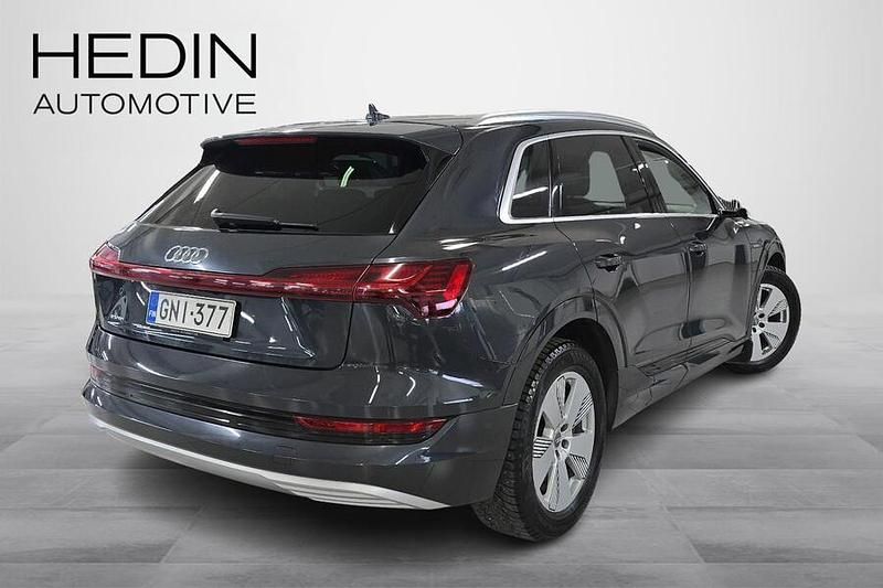 Käytetty Audi e-tron Advanced Plus 300 kW (408 HP) 2019 Harmaa Katumaasturi