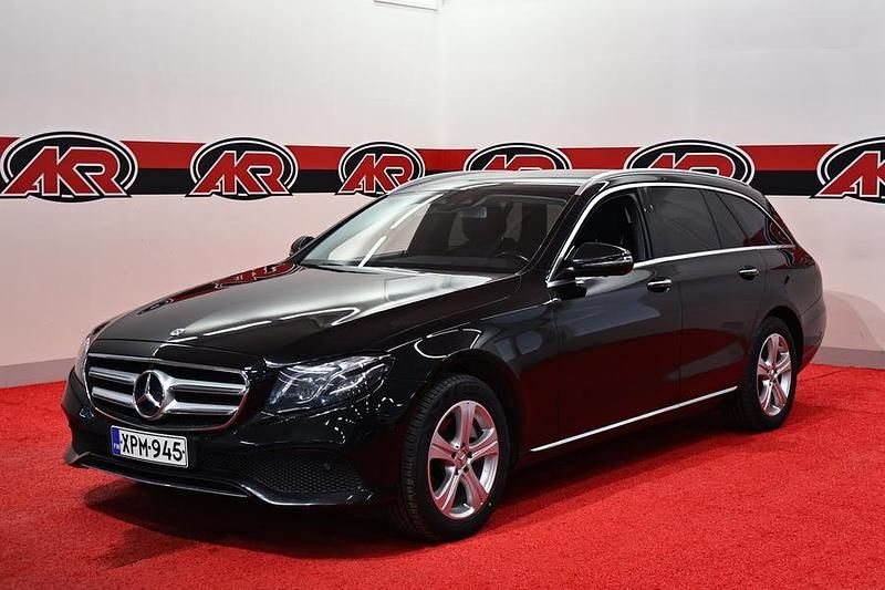 Musta Käytetty 2018 Mercedes E220 Business Farmari | 23 900 € (Hyvä tarjous) - Kuva 1/4
